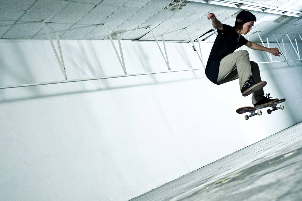 Ben Dillinger - Skateboard Trick Ollie