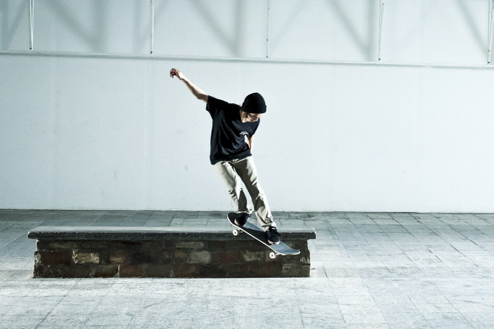 Ben Dillinger - Skateboard Trick BS Smithgrind