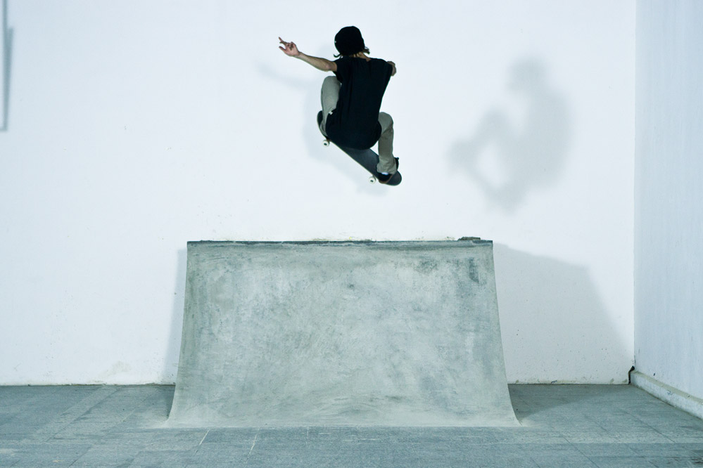 Ben Dillinger - Skateboard Trick FS Ollie