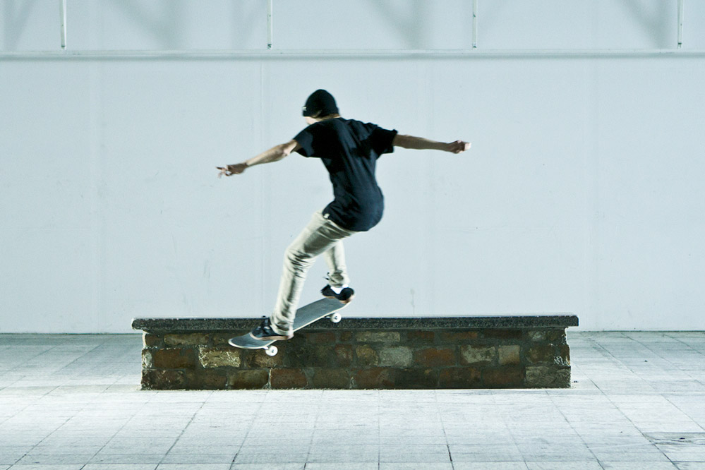 Skateboard Trick FS Smithgrind