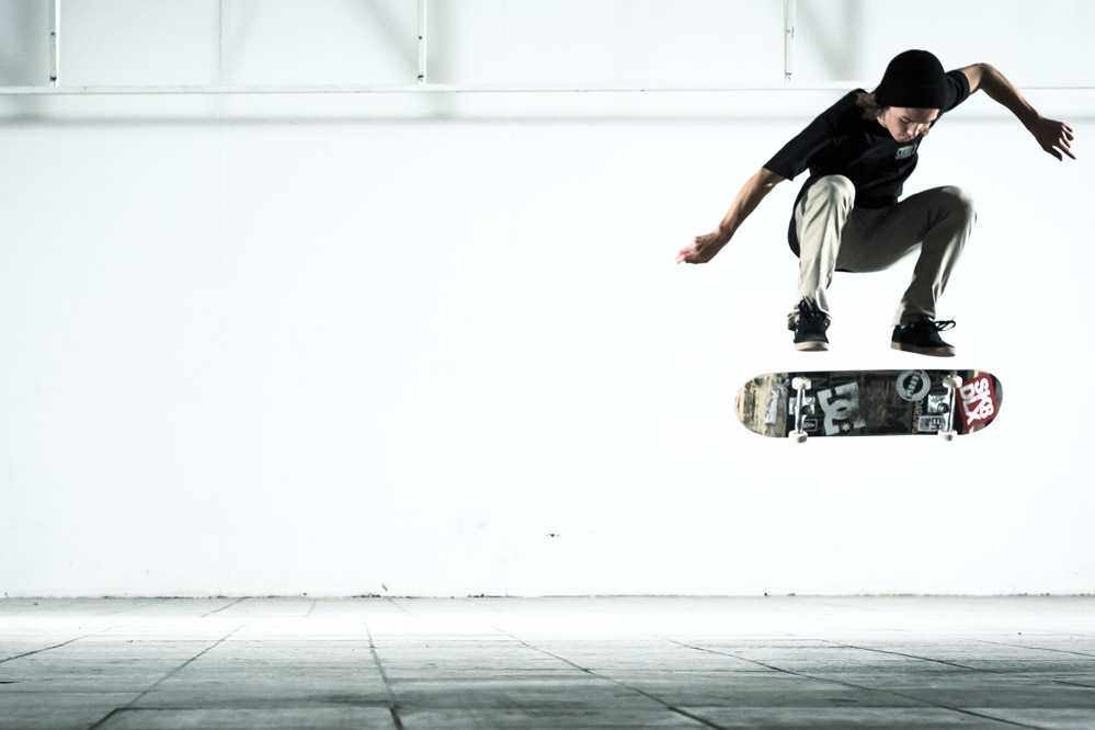 Ben Dillinger - Skateboard Trick Nollie Heelflip