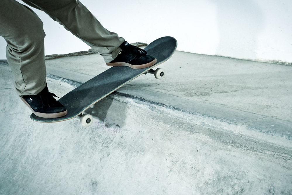 Ben Dillinger - Skateboard Trick Rock to Fakie
