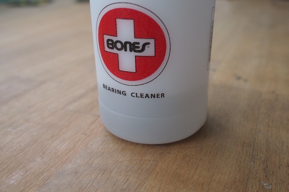 How to clean your bearings - step 4: Fill unit with cleaning solution & shake