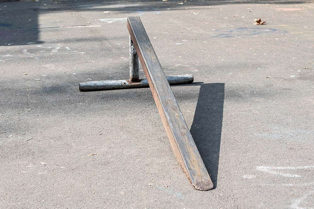 Skateboard Obstacle Pole