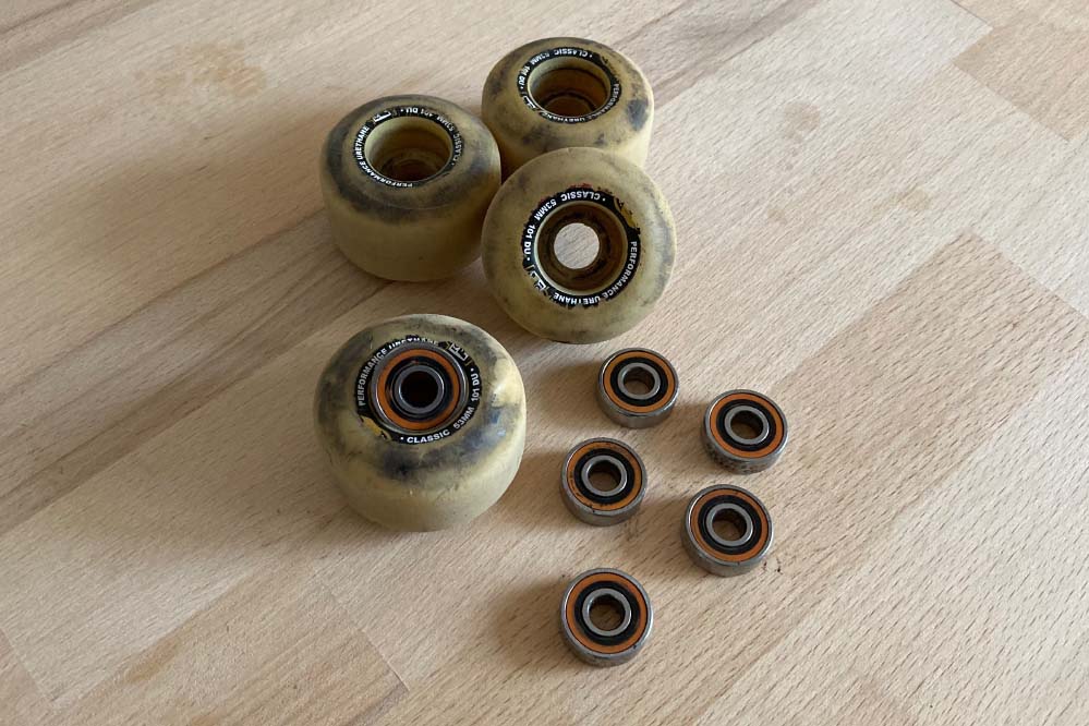 How to clean your bearings - step 1: Get the bearings out of the wheels
